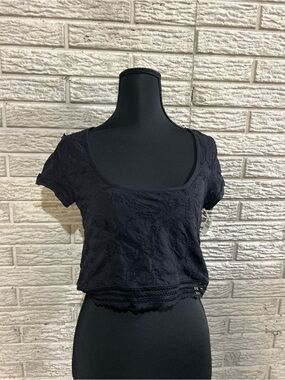 NWT Women's Black Lace Floral Cropped Scoop Neck Top Size Large